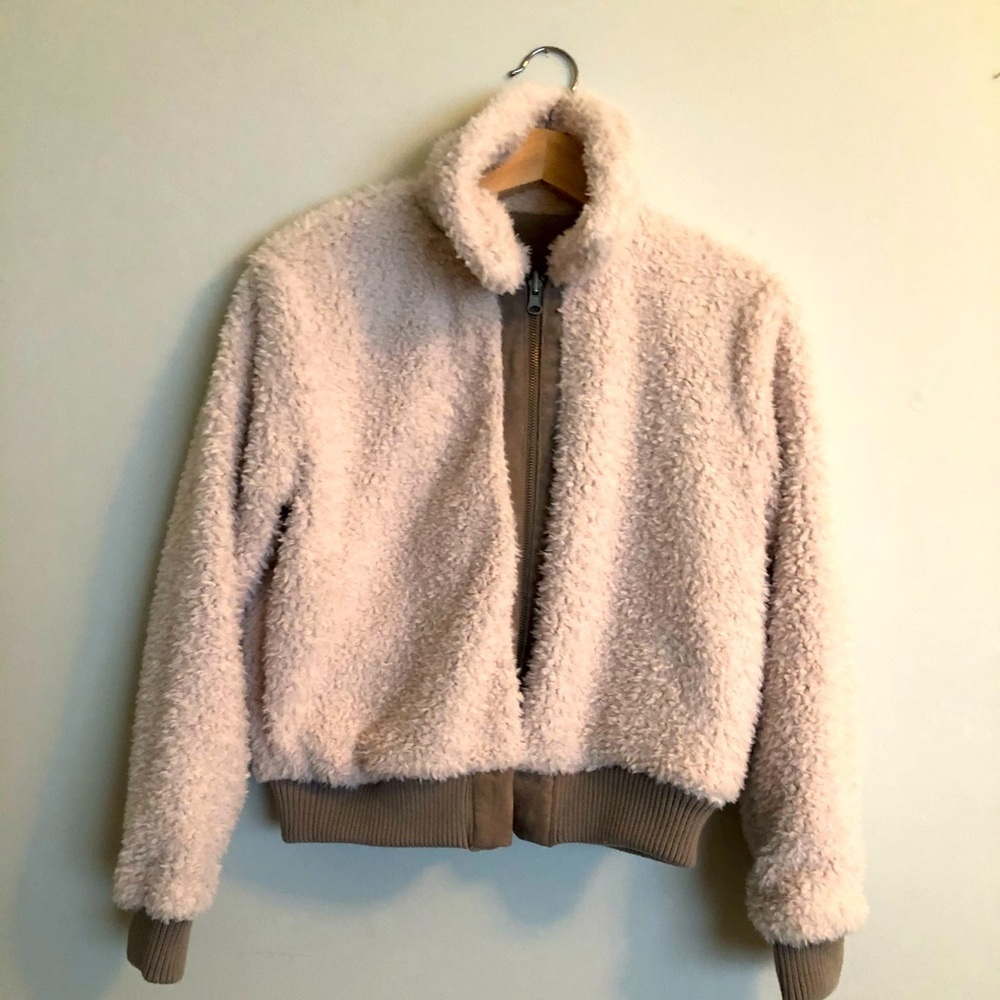 Cupcakes and Cashmere Kendal Sherpa‎ & Faux Suede